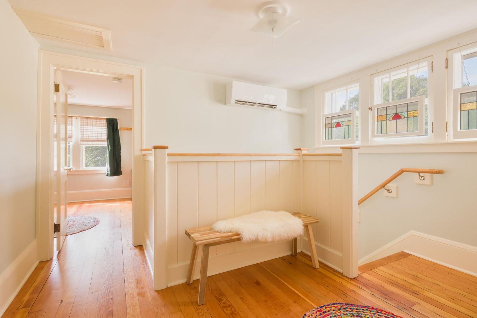 Queen City Bungalow & Cottages Burlington Esterno foto