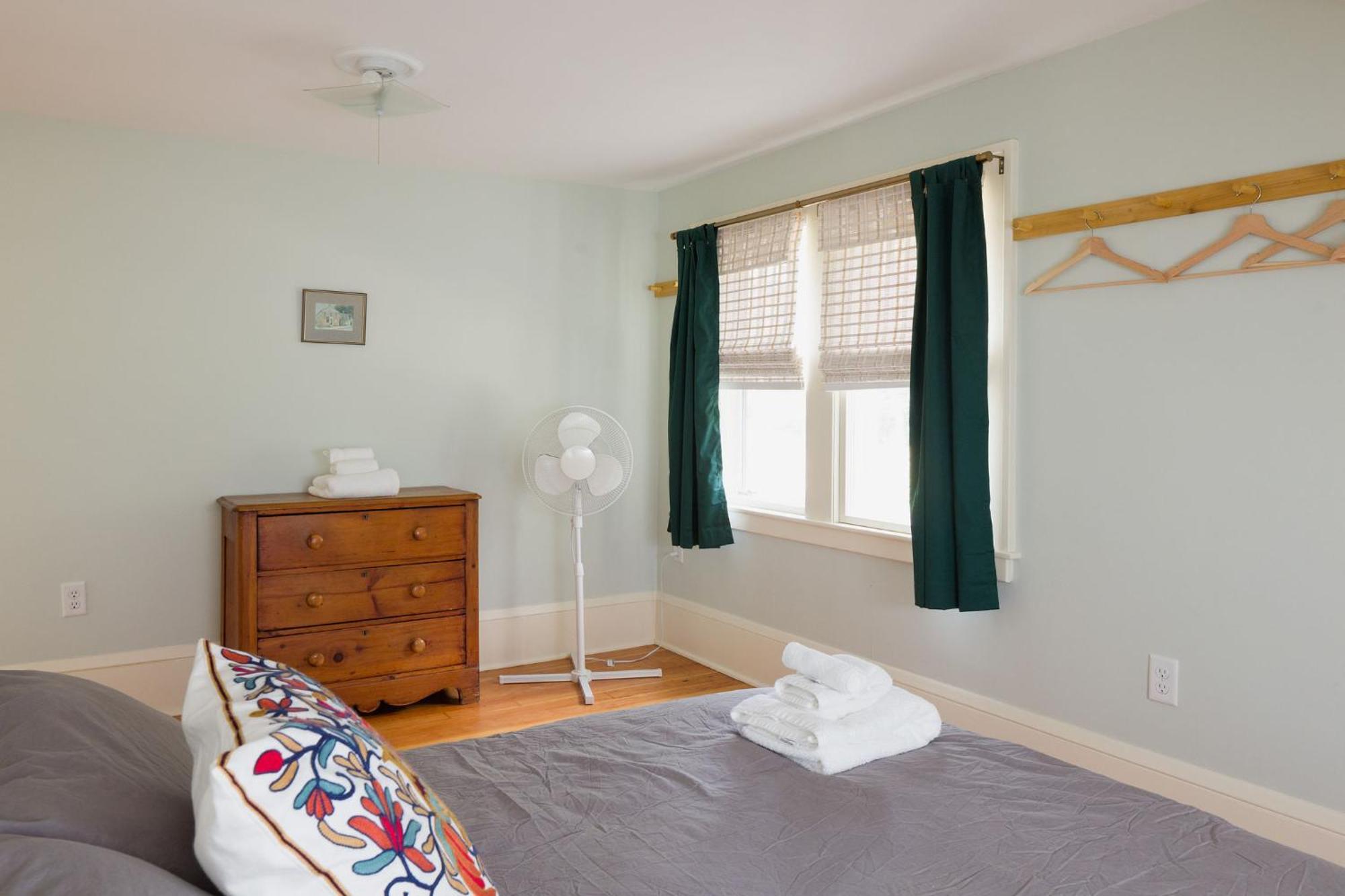Queen City Bungalow & Cottages Burlington Esterno foto