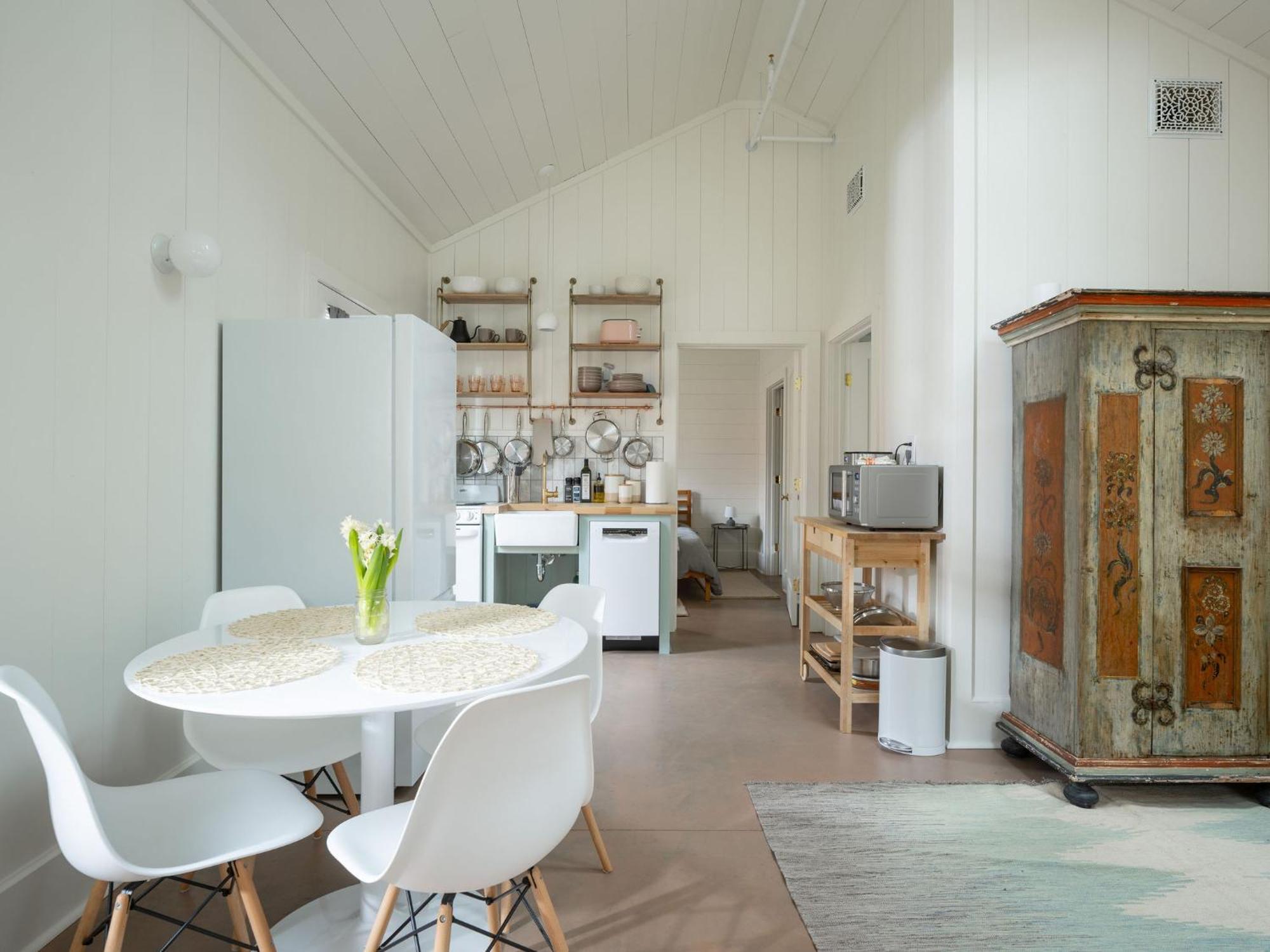 Queen City Bungalow & Cottages Burlington Esterno foto