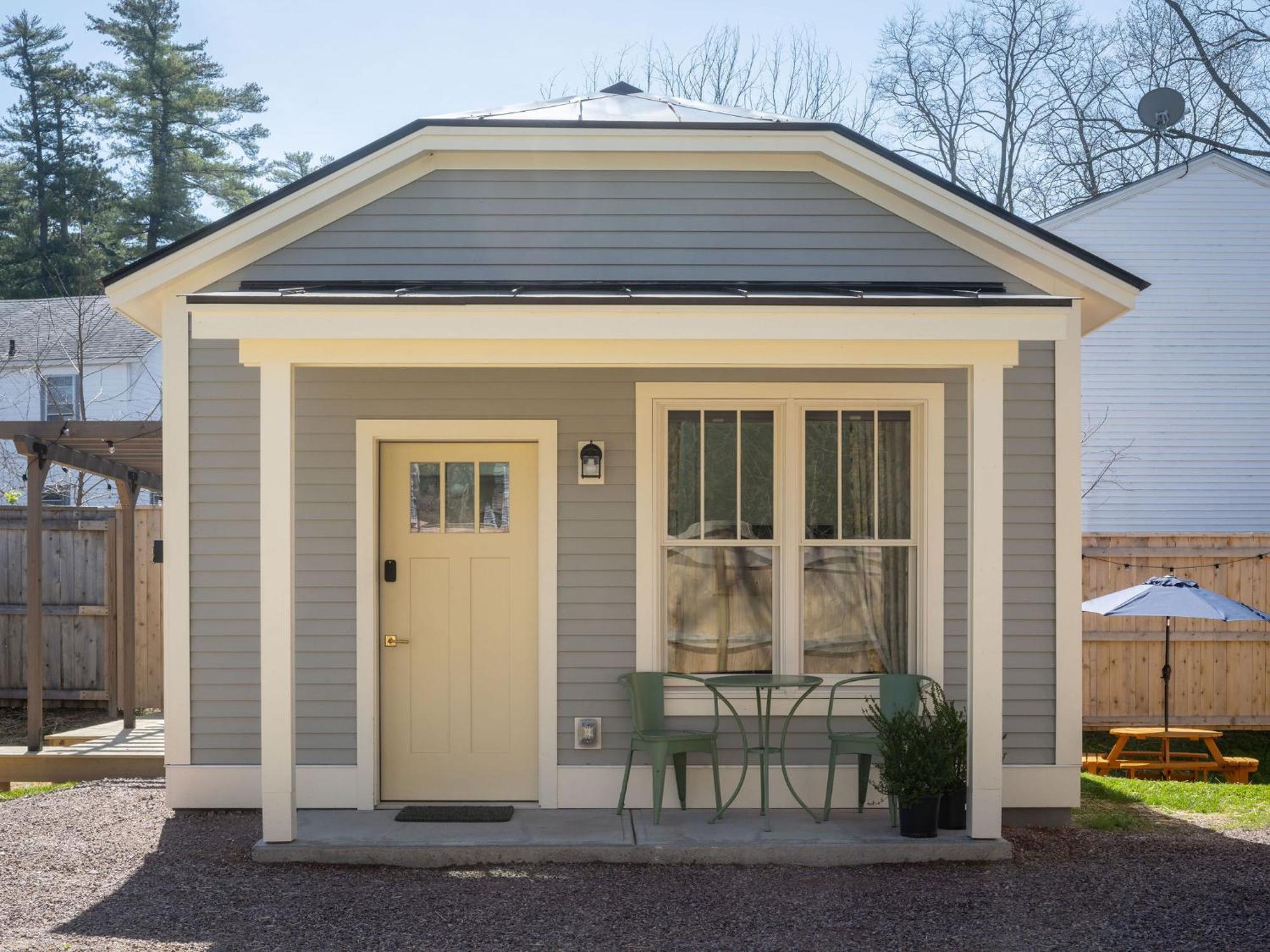 Queen City Bungalow & Cottages Burlington Esterno foto